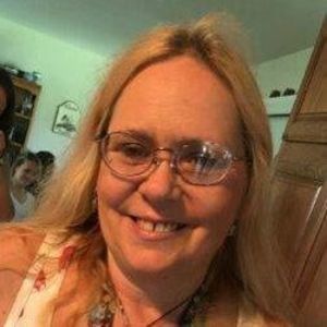 Meet your Posher, Deborah